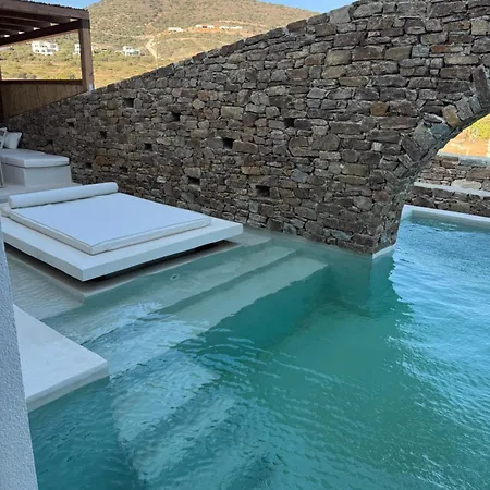 The Fortress Antiparos * Agios Georgios (Antiparos)